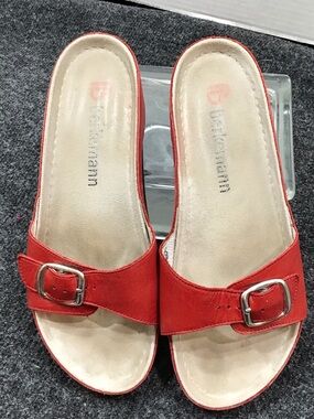 Berkemann red leather adjustable buckle slide 6.5